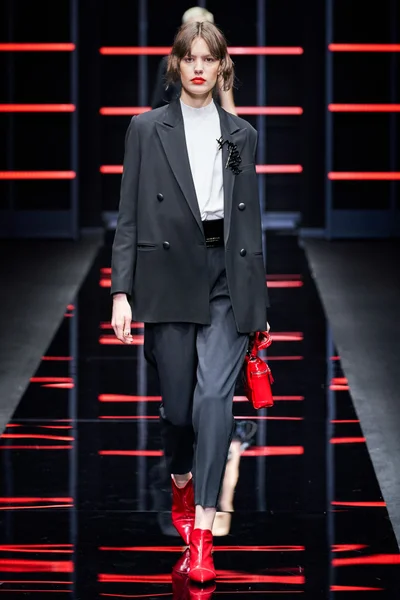 Look 23
